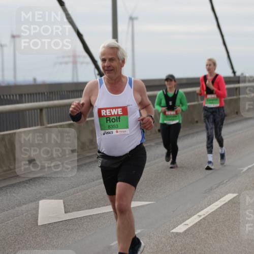 03.10.2025 - Köhlbrandbrückenlauf Jannik Wohlers http://msf.ph/oto/9153213 03.10.2025 16:03:53 Position 1 8353 meine-sportfotos.de