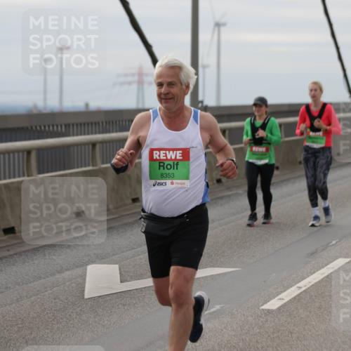 03.10.2025 - Köhlbrandbrückenlauf Jannik Wohlers http://msf.ph/oto/9153215 03.10.2025 16:03:53 Position 1 8353 meine-sportfotos.de