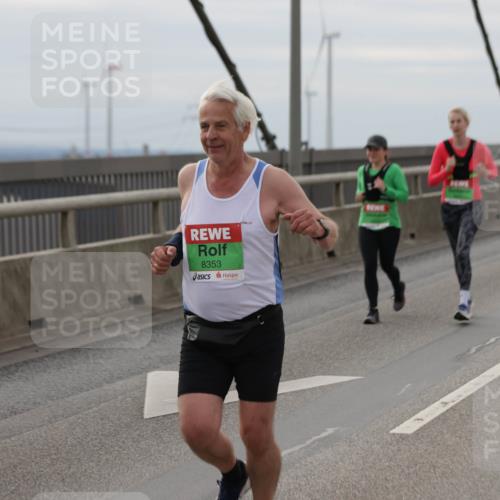 03.10.2025 - Köhlbrandbrückenlauf Jannik Wohlers http://msf.ph/oto/9153217 03.10.2025 16:03:53 Position 1 8353 meine-sportfotos.de