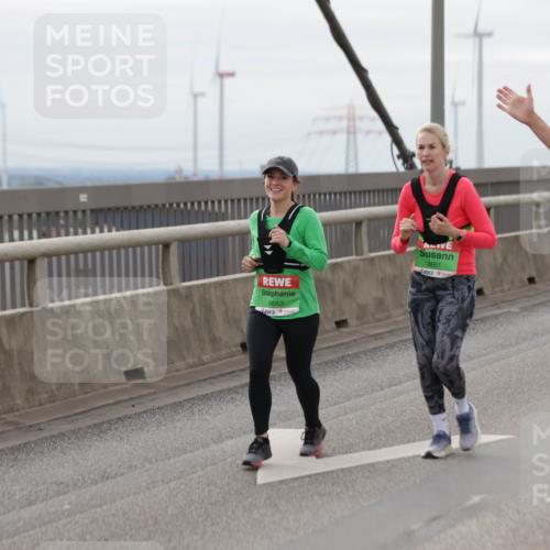 03.10.2025 - Köhlbrandbrückenlauf Jannik Wohlers http://msf.ph/oto/9153236 03.10.2025 16:03:55 Position 1 8653, 8661, 9712 meine-sportfotos.de