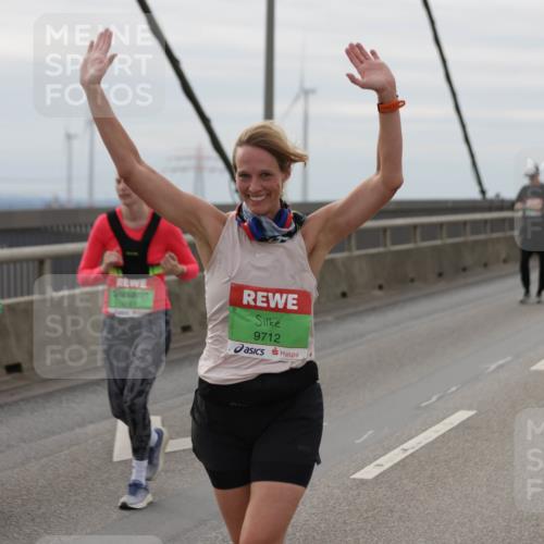 03.10.2025 - Köhlbrandbrückenlauf Jannik Wohlers http://msf.ph/oto/9153248 03.10.2025 16:03:56 Position 1 9712 meine-sportfotos.de