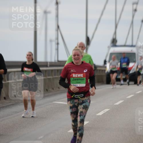 03.10.2025 - Köhlbrandbrückenlauf Jannik Wohlers http://msf.ph/oto/9153269 03.10.2025 16:03:58 Position 1 7988 meine-sportfotos.de