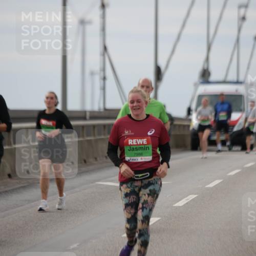 03.10.2025 - Köhlbrandbrückenlauf Jannik Wohlers http://msf.ph/oto/9153271 03.10.2025 16:03:58 Position 1 7988 meine-sportfotos.de