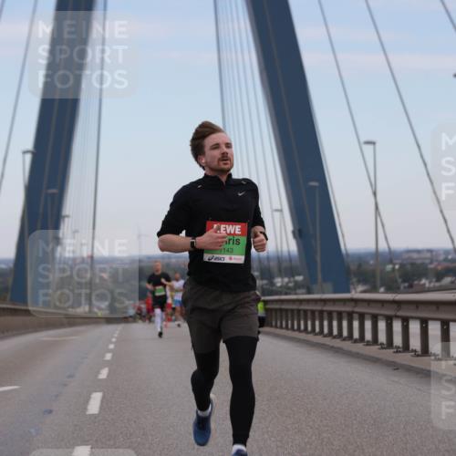 03.10.2025 - Köhlbrandbrückenlauf Jannik Wohlers http://msf.ph/oto/9153278 03.10.2025 15:19:06 Position 1 7143 meine-sportfotos.de