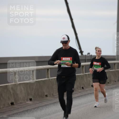 03.10.2025 - Köhlbrandbrückenlauf Jannik Wohlers http://msf.ph/oto/9153281 03.10.2025 16:03:59 Position 1 8418 meine-sportfotos.de