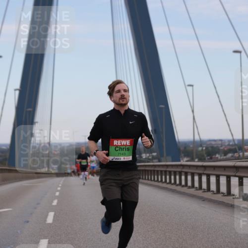 03.10.2025 - Köhlbrandbrückenlauf Jannik Wohlers http://msf.ph/oto/9153284 03.10.2025 15:19:06 Position 1 7143 meine-sportfotos.de