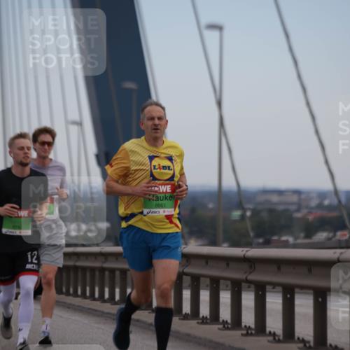 03.10.2025 - Köhlbrandbrückenlauf Jannik Wohlers http://msf.ph/oto/9153310 03.10.2025 15:19:11 Position 1 8861, 12 meine-sportfotos.de