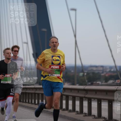 03.10.2025 - Köhlbrandbrückenlauf Jannik Wohlers http://msf.ph/oto/9153312 03.10.2025 15:19:11 Position 1 9742, 61, 12 meine-sportfotos.de