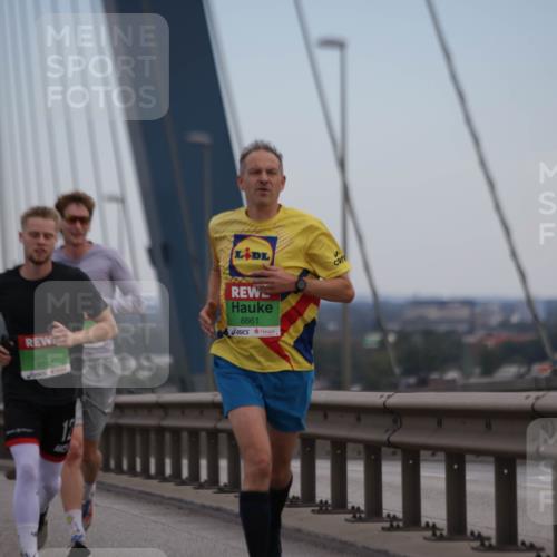 03.10.2025 - Köhlbrandbrückenlauf Jannik Wohlers http://msf.ph/oto/9153322 03.10.2025 15:19:11 Position 1 9742, 8861, 12 meine-sportfotos.de