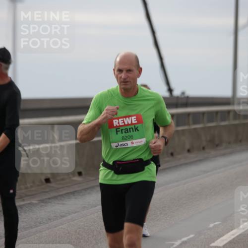 03.10.2025 - Köhlbrandbrückenlauf Jannik Wohlers http://msf.ph/oto/9153325 03.10.2025 16:04:02 Position 1 8206, 8753 meine-sportfotos.de