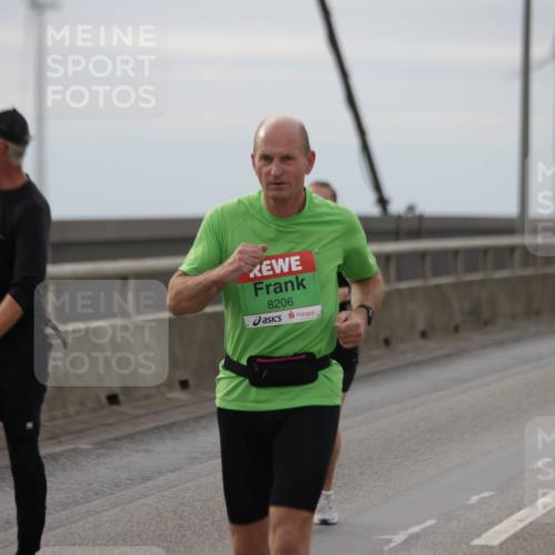 03.10.2025 - Köhlbrandbrückenlauf Jannik Wohlers http://msf.ph/oto/9153327 03.10.2025 16:04:02 Position 1 8206, 8753, 4 meine-sportfotos.de