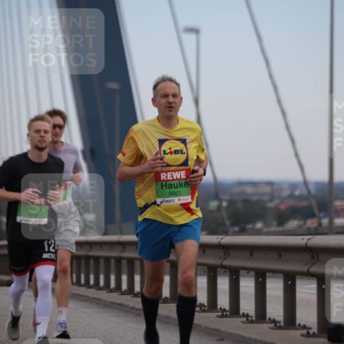 03.10.2025 - Köhlbrandbrückenlauf Jannik Wohlers http://msf.ph/oto/9153332 03.10.2025 15:19:11 Position 1 9742, 12, 8861 meine-sportfotos.de