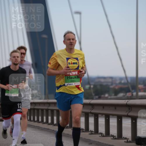 03.10.2025 - Köhlbrandbrückenlauf Jannik Wohlers http://msf.ph/oto/9153334 03.10.2025 15:19:12 Position 1 9742, 8861, 12 meine-sportfotos.de