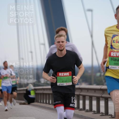 03.10.2025 - Köhlbrandbrückenlauf Jannik Wohlers http://msf.ph/oto/9153338 03.10.2025 15:19:13 Position 1 9742, 12, 8861 meine-sportfotos.de