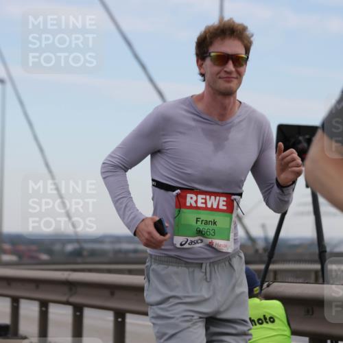 03.10.2025 - Köhlbrandbrückenlauf Jannik Wohlers http://msf.ph/oto/9153376 03.10.2025 15:19:15 Position 1 9663 meine-sportfotos.de