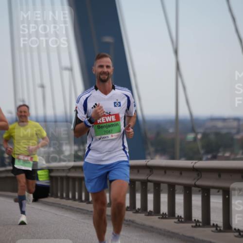 03.10.2025 - Köhlbrandbrückenlauf Jannik Wohlers http://msf.ph/oto/9153384 03.10.2025 15:19:17 Position 1 7181, 7047 meine-sportfotos.de