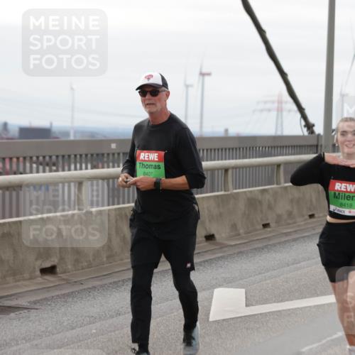 03.10.2025 - Köhlbrandbrückenlauf Jannik Wohlers http://msf.ph/oto/9153385 03.10.2025 16:04:05 Position 1 8753, 8407, 8418 meine-sportfotos.de