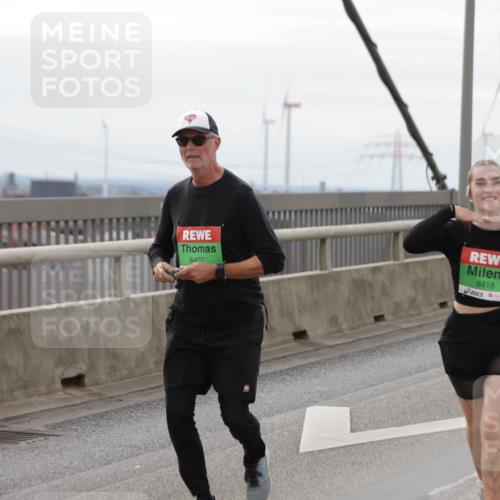 03.10.2025 - Köhlbrandbrückenlauf Jannik Wohlers http://msf.ph/oto/9153389 03.10.2025 16:04:06 Position 1 8407, 8418 meine-sportfotos.de