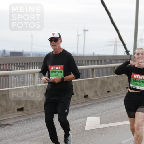 03.10.2025 - Köhlbrandbrückenlauf Jannik Wohlers http://msf.ph/oto/9153391 03.10.2025 16:04:06 Position 1 8407, 8418 meine-sportfotos.de
