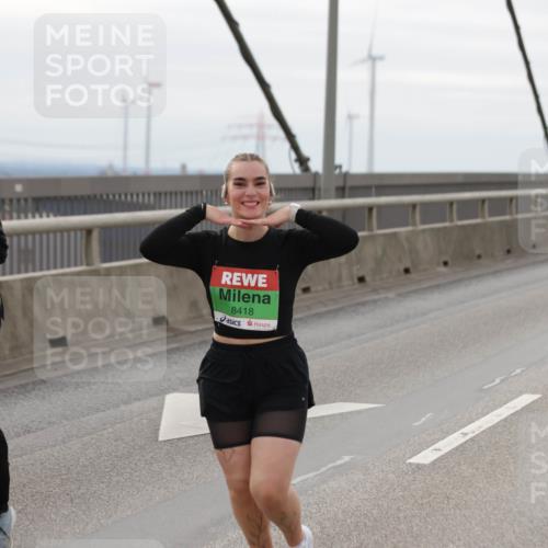 03.10.2025 - Köhlbrandbrückenlauf Jannik Wohlers http://msf.ph/oto/9153401 03.10.2025 16:04:06 Position 1 8407, 8418 meine-sportfotos.de