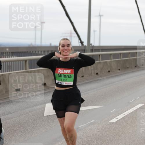 03.10.2025 - Köhlbrandbrückenlauf Jannik Wohlers http://msf.ph/oto/9153403 03.10.2025 16:04:06 Position 1 8407, 8418 meine-sportfotos.de