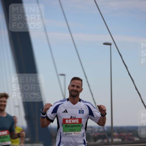 03.10.2025 - Köhlbrandbrückenlauf Jannik Wohlers http://msf.ph/oto/9153408 03.10.2025 15:19:18 Position 1 7047 meine-sportfotos.de