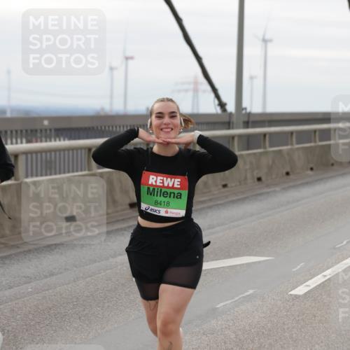 03.10.2025 - Köhlbrandbrückenlauf Jannik Wohlers http://msf.ph/oto/9153409 03.10.2025 16:04:06 Position 1 8407, 8418 meine-sportfotos.de