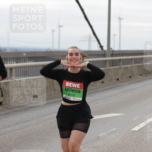03.10.2025 - Köhlbrandbrückenlauf Jannik Wohlers http://msf.ph/oto/9153411 03.10.2025 16:04:06 Position 1 8407, 8418 meine-sportfotos.de