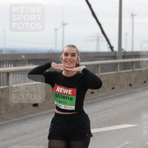 03.10.2025 - Köhlbrandbrückenlauf Jannik Wohlers http://msf.ph/oto/9153415 03.10.2025 16:04:07 Position 1 8418 meine-sportfotos.de