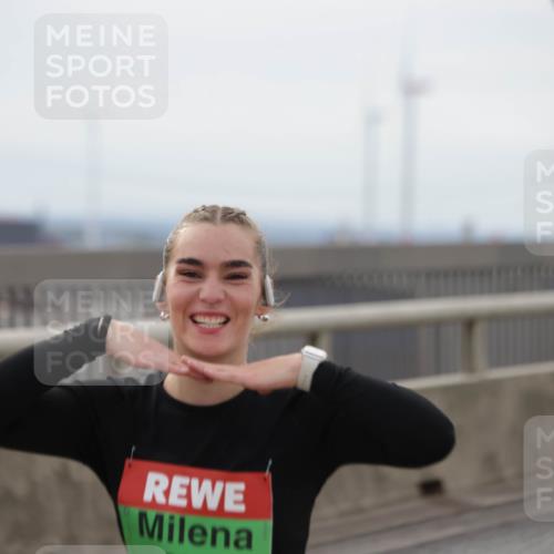 03.10.2025 - Köhlbrandbrückenlauf Jannik Wohlers http://msf.ph/oto/9153425 03.10.2025 16:04:07 Position 1  meine-sportfotos.de