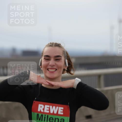 03.10.2025 - Köhlbrandbrückenlauf Jannik Wohlers http://msf.ph/oto/9153431 03.10.2025 16:04:07 Position 1  meine-sportfotos.de