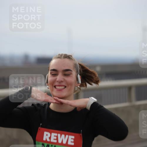 03.10.2025 - Köhlbrandbrückenlauf Jannik Wohlers http://msf.ph/oto/9153433 03.10.2025 16:04:07 Position 1  meine-sportfotos.de