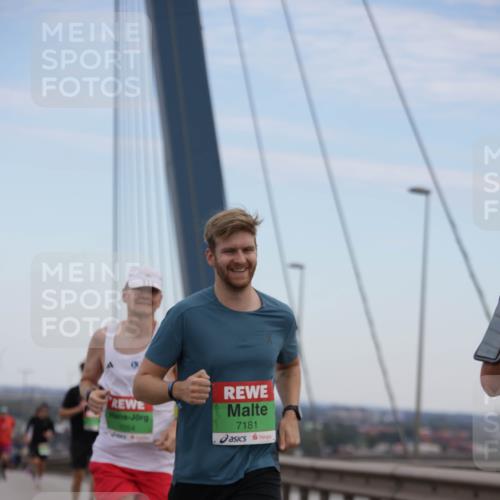 03.10.2025 - Köhlbrandbrückenlauf Jannik Wohlers http://msf.ph/oto/9153438 03.10.2025 15:19:20 Position 1 7054, 7181 meine-sportfotos.de