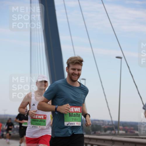 03.10.2025 - Köhlbrandbrückenlauf Jannik Wohlers http://msf.ph/oto/9153442 03.10.2025 15:19:20 Position 1 7054, 7181 meine-sportfotos.de
