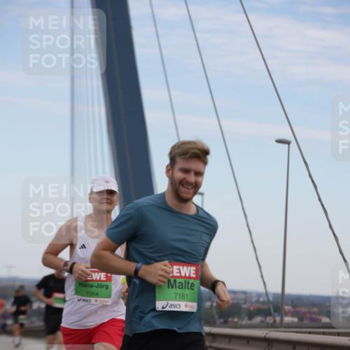 03.10.2025 - Köhlbrandbrückenlauf Jannik Wohlers http://msf.ph/oto/9153444 03.10.2025 15:19:20 Position 1 7054, 7181 meine-sportfotos.de