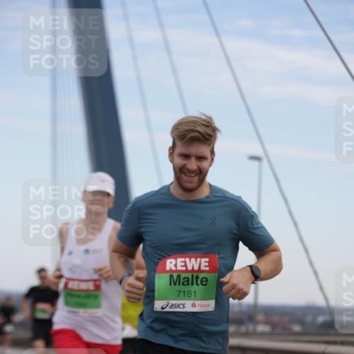 03.10.2025 - Köhlbrandbrückenlauf Jannik Wohlers http://msf.ph/oto/9153454 03.10.2025 15:19:20 Position 1 7181 meine-sportfotos.de
