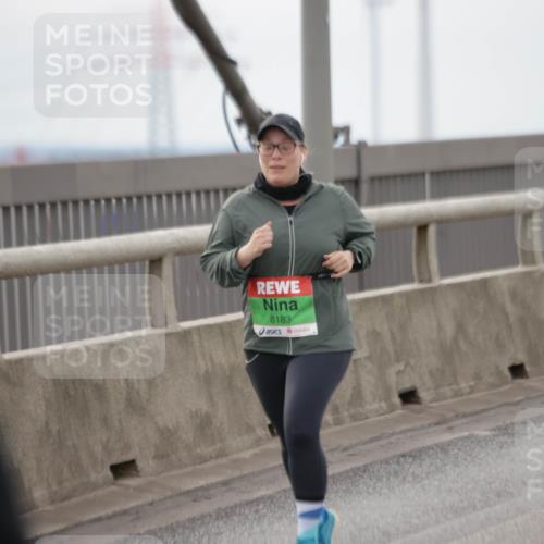 03.10.2025 - Köhlbrandbrückenlauf Jannik Wohlers http://msf.ph/oto/9153477 03.10.2025 16:04:14 Position 1 8183 meine-sportfotos.de