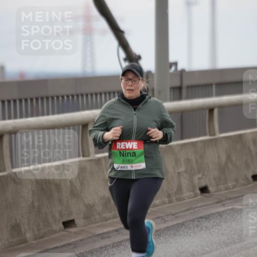03.10.2025 - Köhlbrandbrückenlauf Jannik Wohlers http://msf.ph/oto/9153483 03.10.2025 16:04:14 Position 1 8183 meine-sportfotos.de