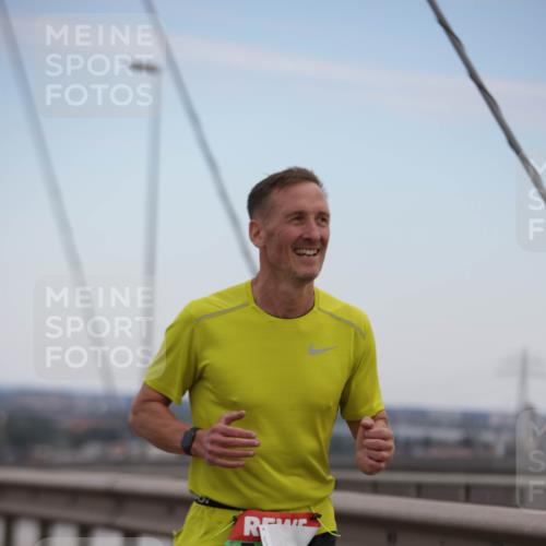 03.10.2025 - Köhlbrandbrückenlauf Jannik Wohlers http://msf.ph/oto/9153486 03.10.2025 15:19:22 Position 1 7 meine-sportfotos.de