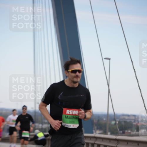 03.10.2025 - Köhlbrandbrückenlauf Jannik Wohlers http://msf.ph/oto/9153500 03.10.2025 15:19:23 Position 1 7026 meine-sportfotos.de