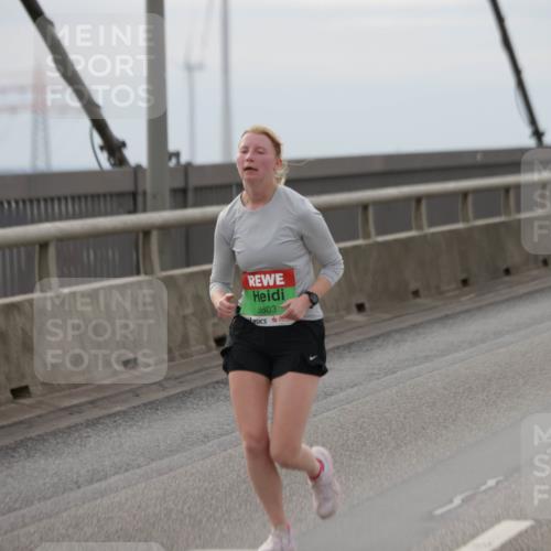 03.10.2025 - Köhlbrandbrückenlauf Jannik Wohlers http://msf.ph/oto/9153503 03.10.2025 16:04:16 Position 1 8603 meine-sportfotos.de