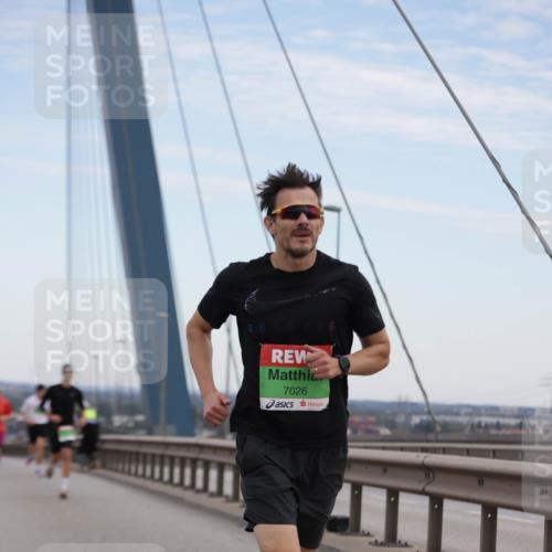03.10.2025 - Köhlbrandbrückenlauf Jannik Wohlers http://msf.ph/oto/9153524 03.10.2025 15:19:24 Position 1 7026 meine-sportfotos.de