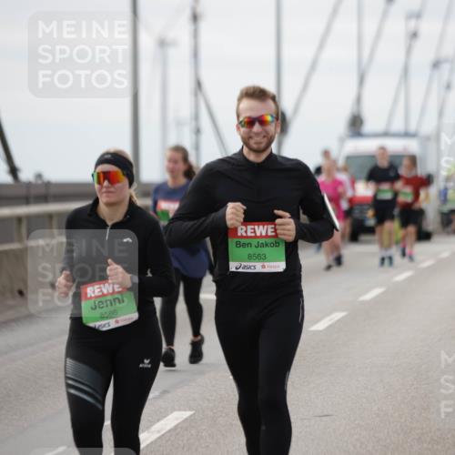 03.10.2025 - Köhlbrandbrückenlauf Jannik Wohlers http://msf.ph/oto/9153561 03.10.2025 16:04:23 Position 1 8586, 8563 meine-sportfotos.de
