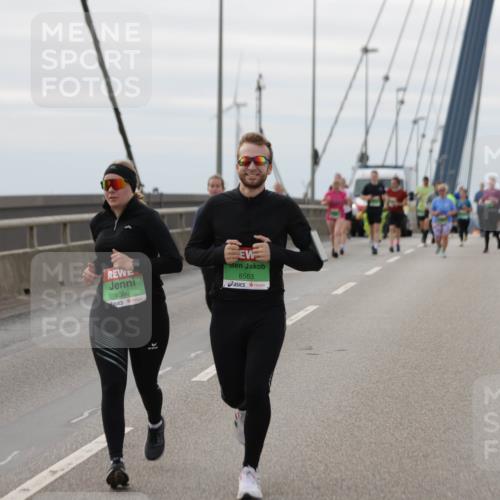 03.10.2025 - Köhlbrandbrückenlauf Jannik Wohlers http://msf.ph/oto/9153583 03.10.2025 16:04:24 Position 1 7900, 8586, 8563 meine-sportfotos.de