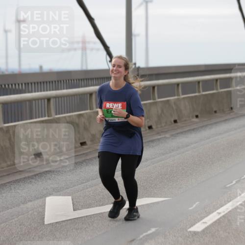 03.10.2025 - Köhlbrandbrückenlauf Jannik Wohlers http://msf.ph/oto/9153589 03.10.2025 16:04:28 Position 1 850 meine-sportfotos.de