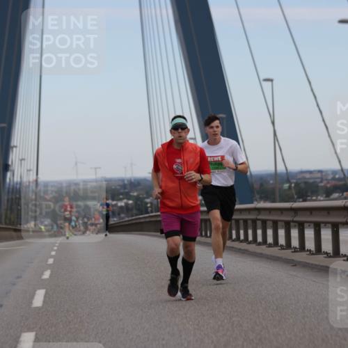 03.10.2025 - Köhlbrandbrückenlauf Jannik Wohlers http://msf.ph/oto/9153596 03.10.2025 15:19:30 Position 1  meine-sportfotos.de
