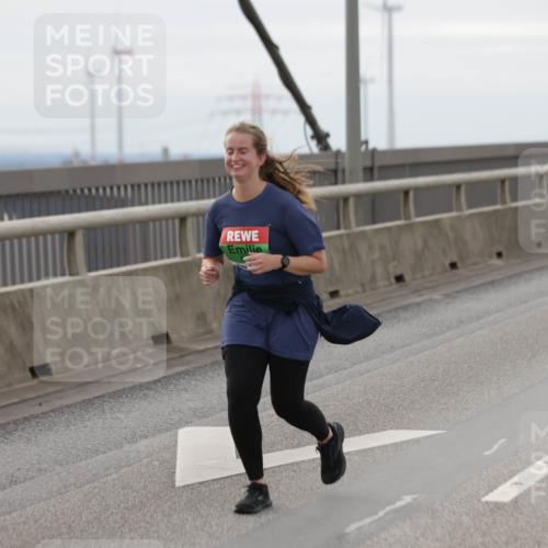 03.10.2025 - Köhlbrandbrückenlauf Jannik Wohlers http://msf.ph/oto/9153597 03.10.2025 16:04:29 Position 1  meine-sportfotos.de