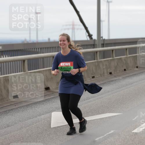 03.10.2025 - Köhlbrandbrückenlauf Jannik Wohlers http://msf.ph/oto/9153599 03.10.2025 16:04:29 Position 1  meine-sportfotos.de