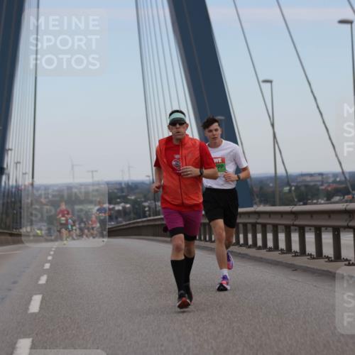 03.10.2025 - Köhlbrandbrückenlauf Jannik Wohlers http://msf.ph/oto/9153600 03.10.2025 15:19:30 Position 1  meine-sportfotos.de