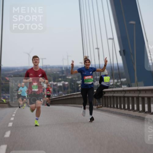 03.10.2025 - Köhlbrandbrückenlauf Jannik Wohlers http://msf.ph/oto/9153620 03.10.2025 15:19:39 Position 1  meine-sportfotos.de